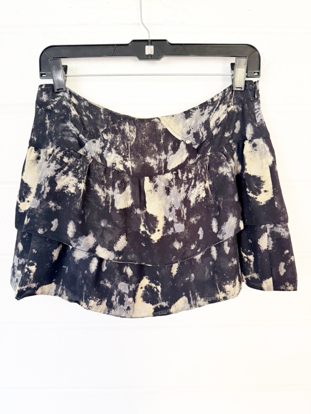 IRO Catena Flowy Layered Ruffle 100% Silk Mini Skirt Black Gold Print Waist 30”